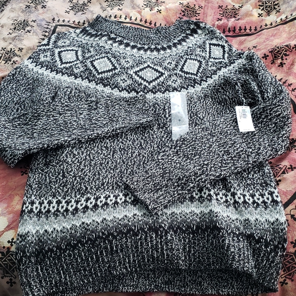 Old Navy black and white fair aisle sweater. Size small.